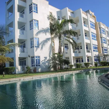 Almasi Oceanfront Nyali Appartement Mombassa Buitenkant foto