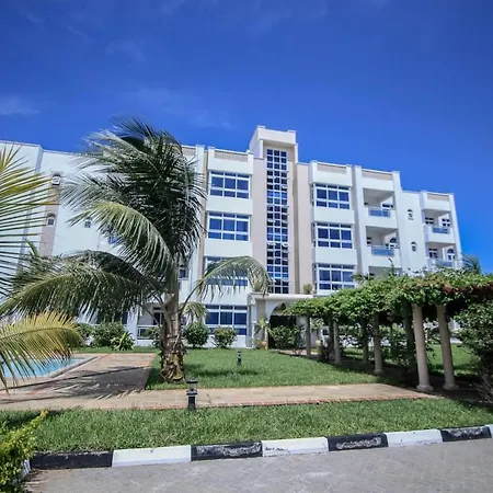 Almasi Oceanfront Nyali Appartement Mombassa Buitenkant foto