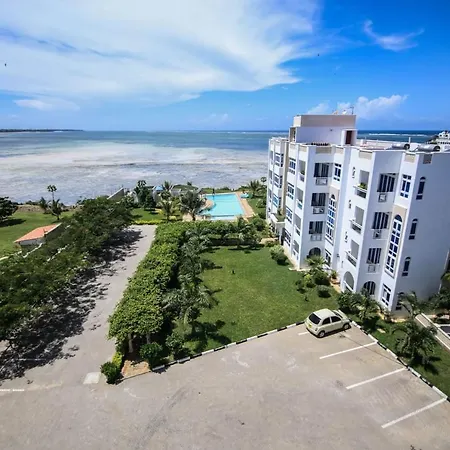 Almasi Oceanfront Nyali Appartement Mombassa Buitenkant foto