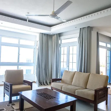 Almasi Oceanfront Nyali Appartement Mombassa Buitenkant foto