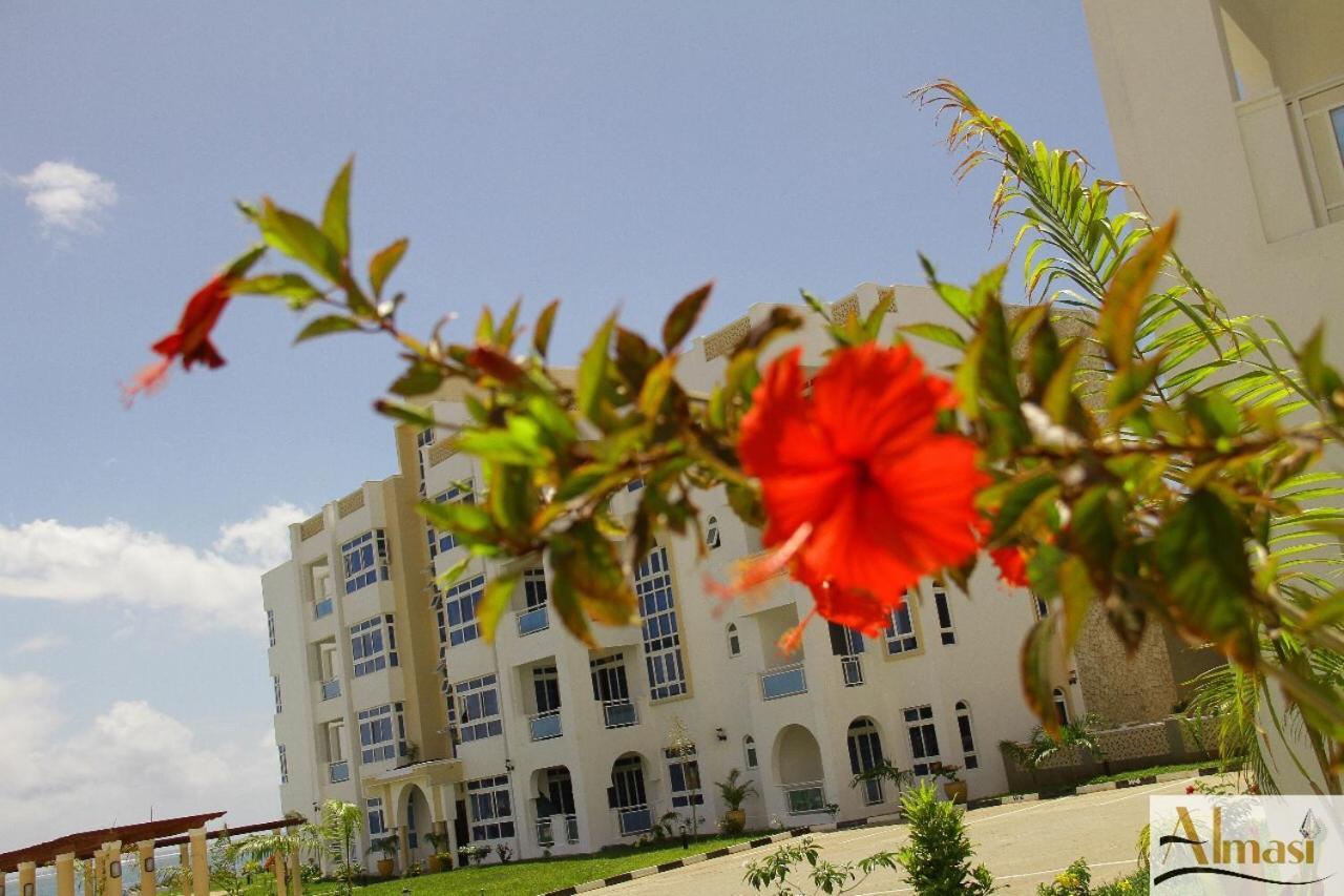 Almasi Oceanfront Nyali *
