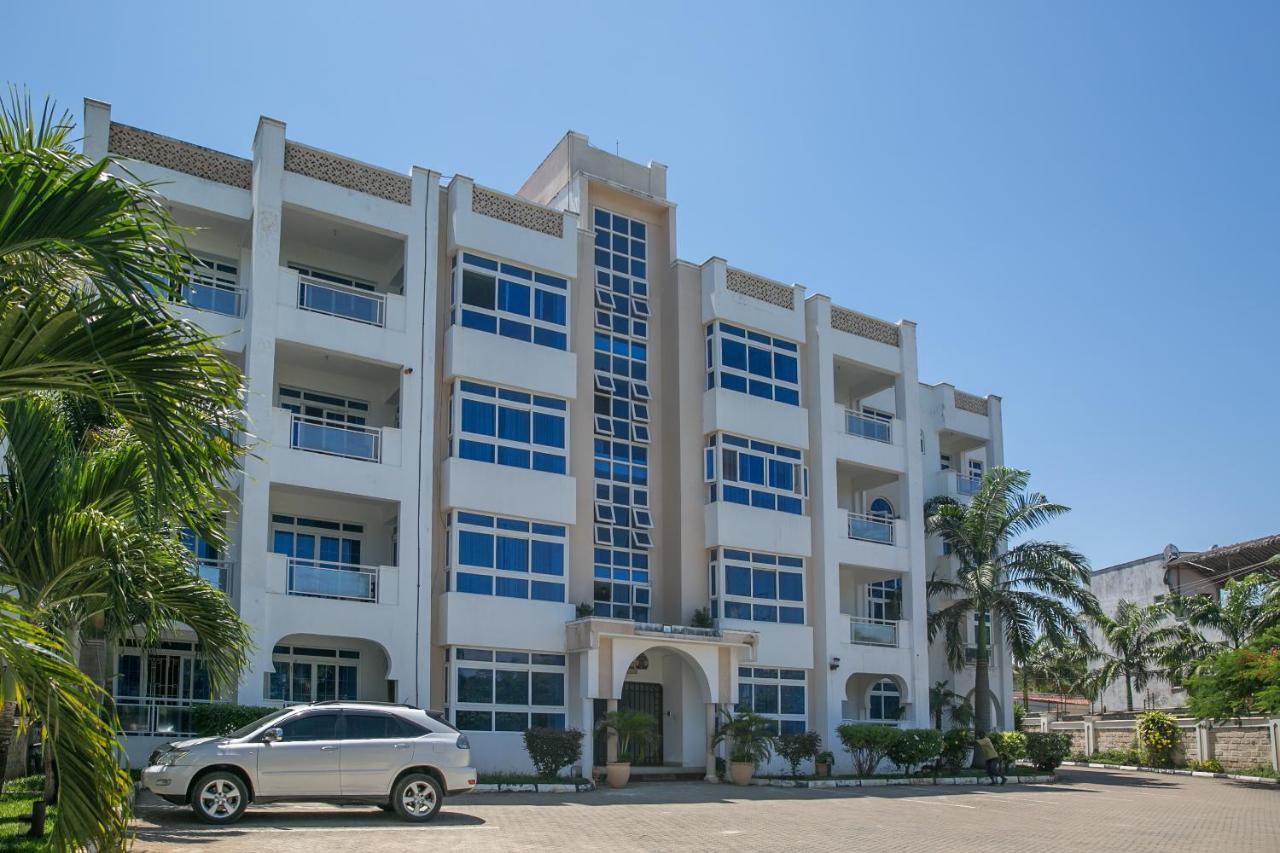 Almasi Oceanfront Nyali Appartement *