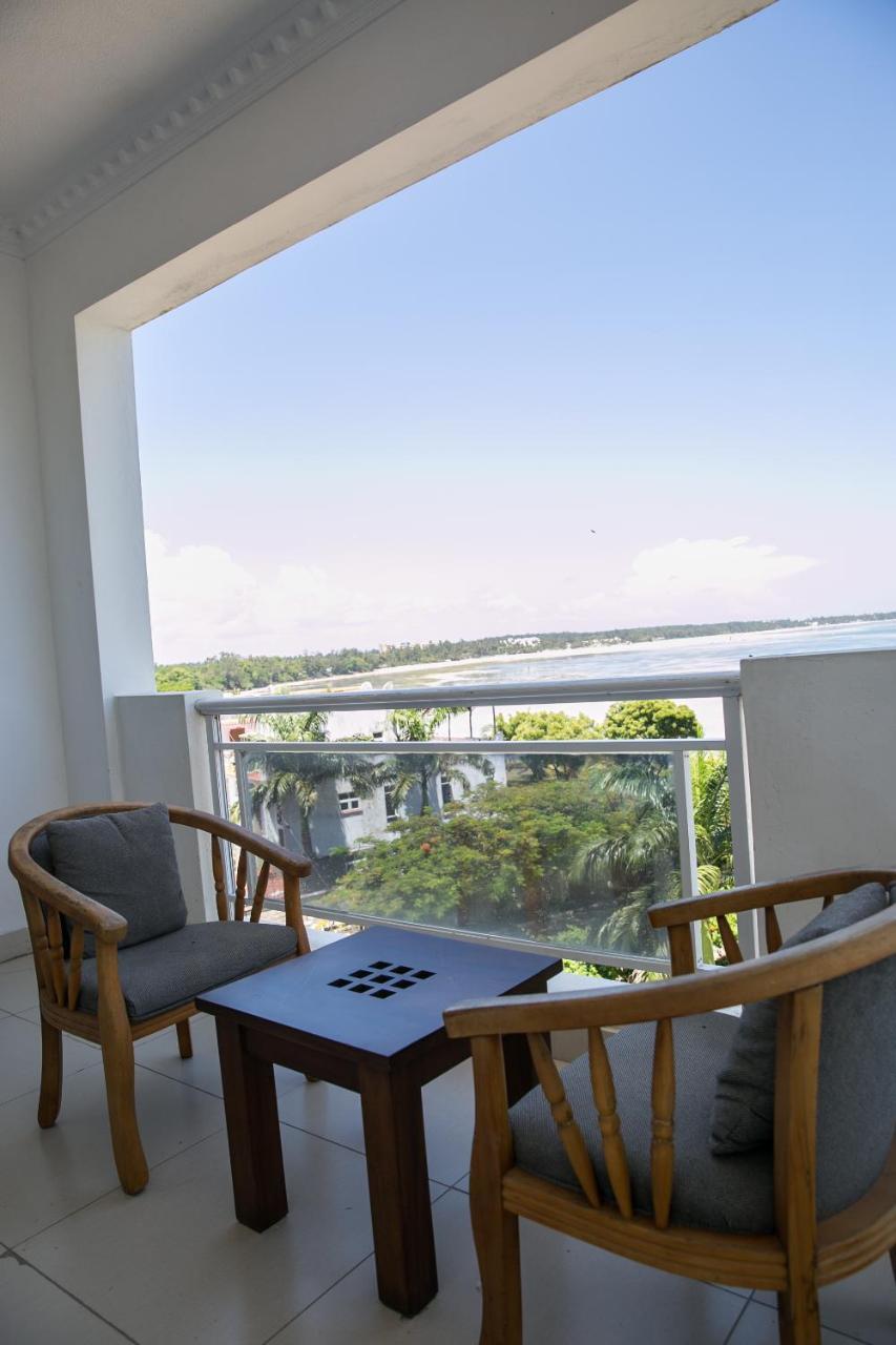 Almasi Oceanfront Nyali *