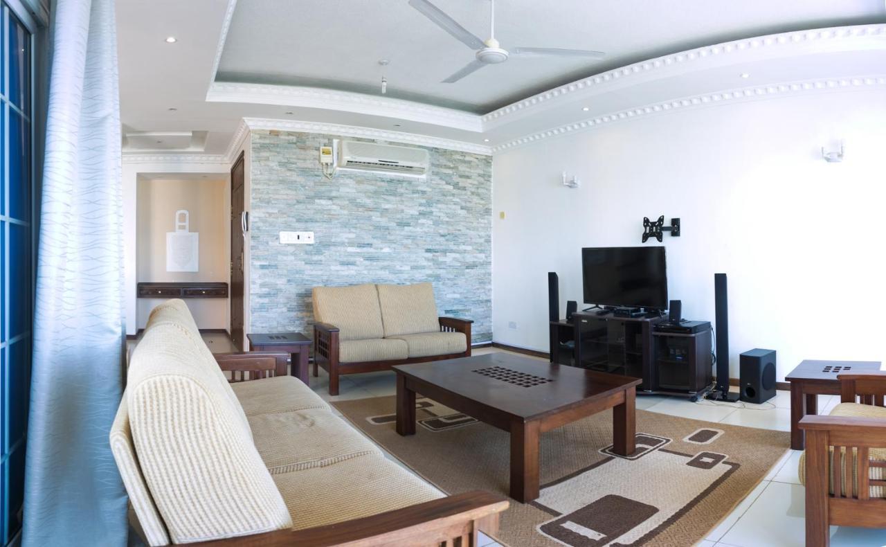 Almasi Oceanfront Nyali Appartement *